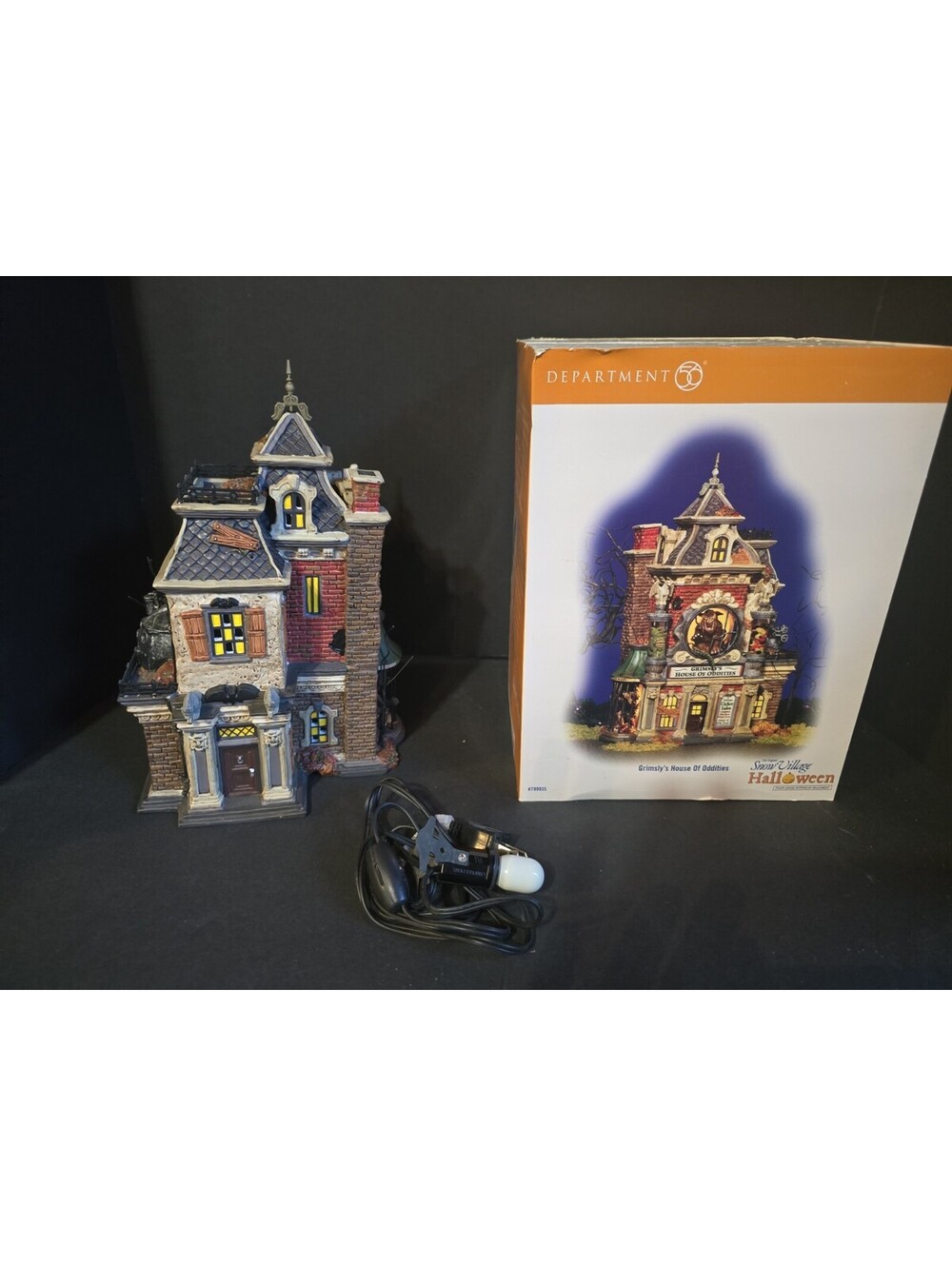 Department 56 Snow Village Halloween Grimsly's House of Oddities Lighted Boxed